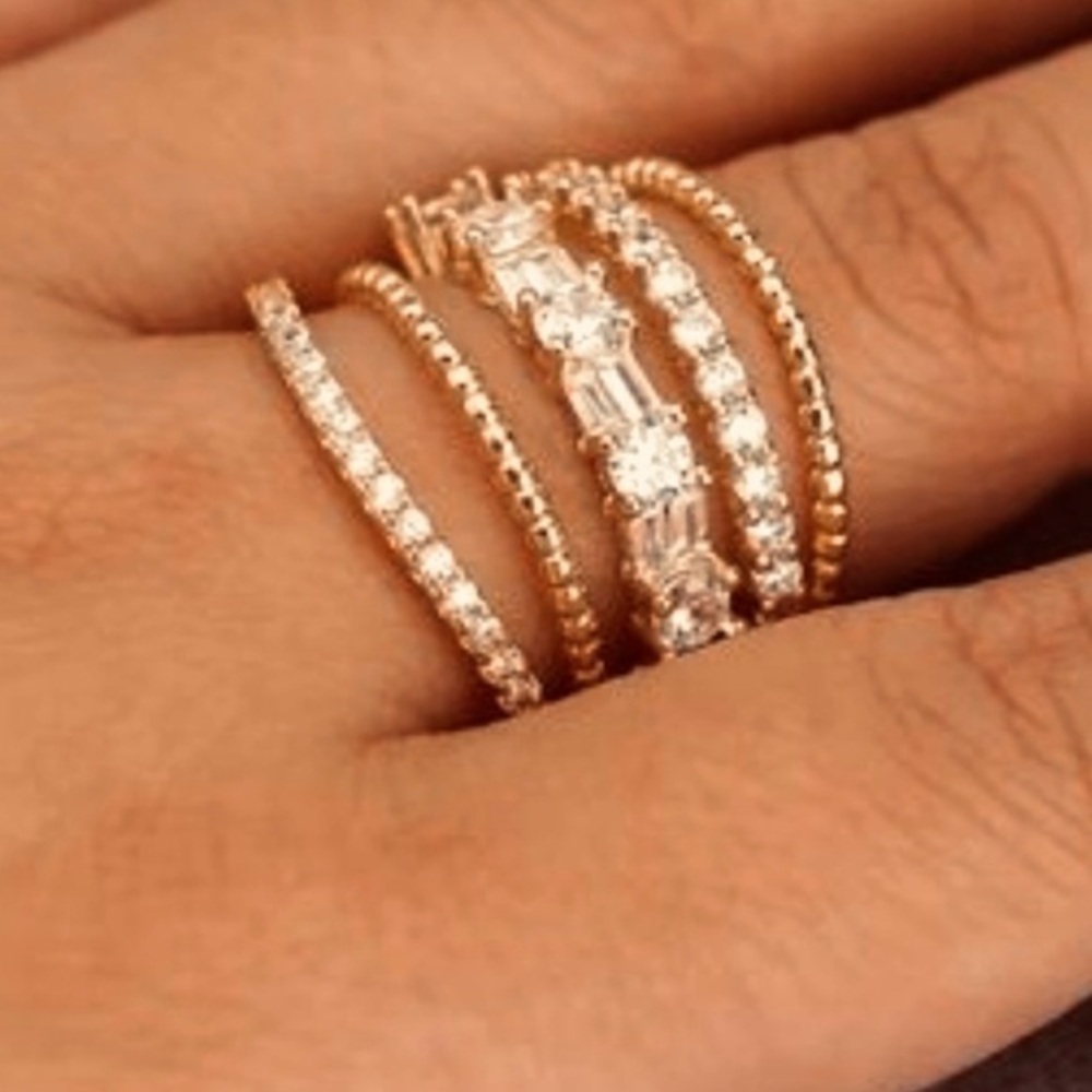 18K YELLOW GOLD DIAMOND RING nwt. 5 layer